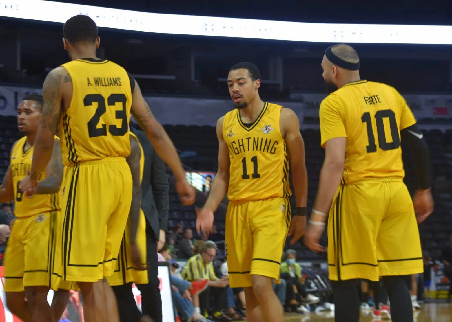 London Lightning take game 1 versus the Windsor Express  The X