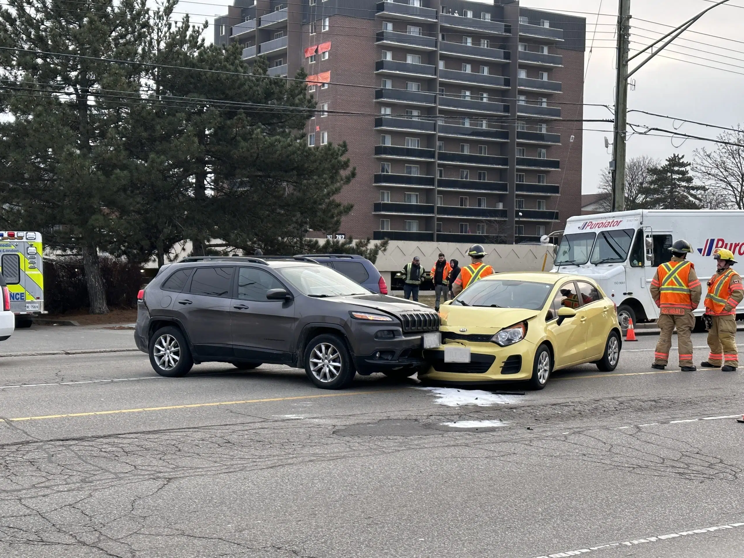 Crash outside of Fanshawe College slows traffic on Oxford Street East