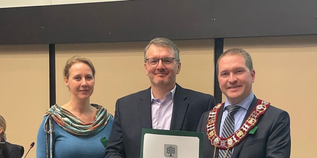 "We're not all perfect people" Mayor's honouree is dedicated to the Thames - Vimarsana News