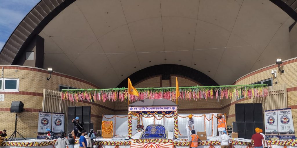 Sikh community of London celebrates Khalsa Sajna Diwas - Vimarsana News