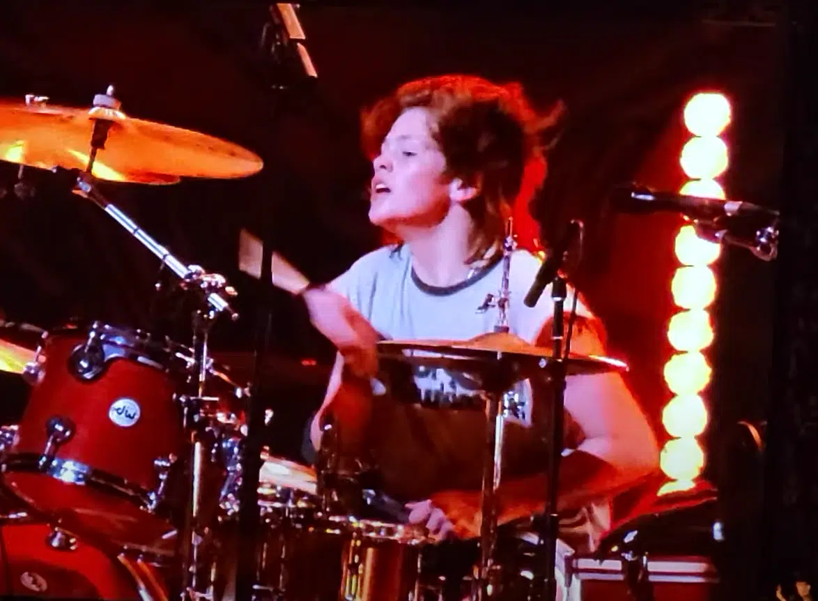 Shane Hawkins Jams With The Foo Fighters To Honor His Dad (VIDEO) 102