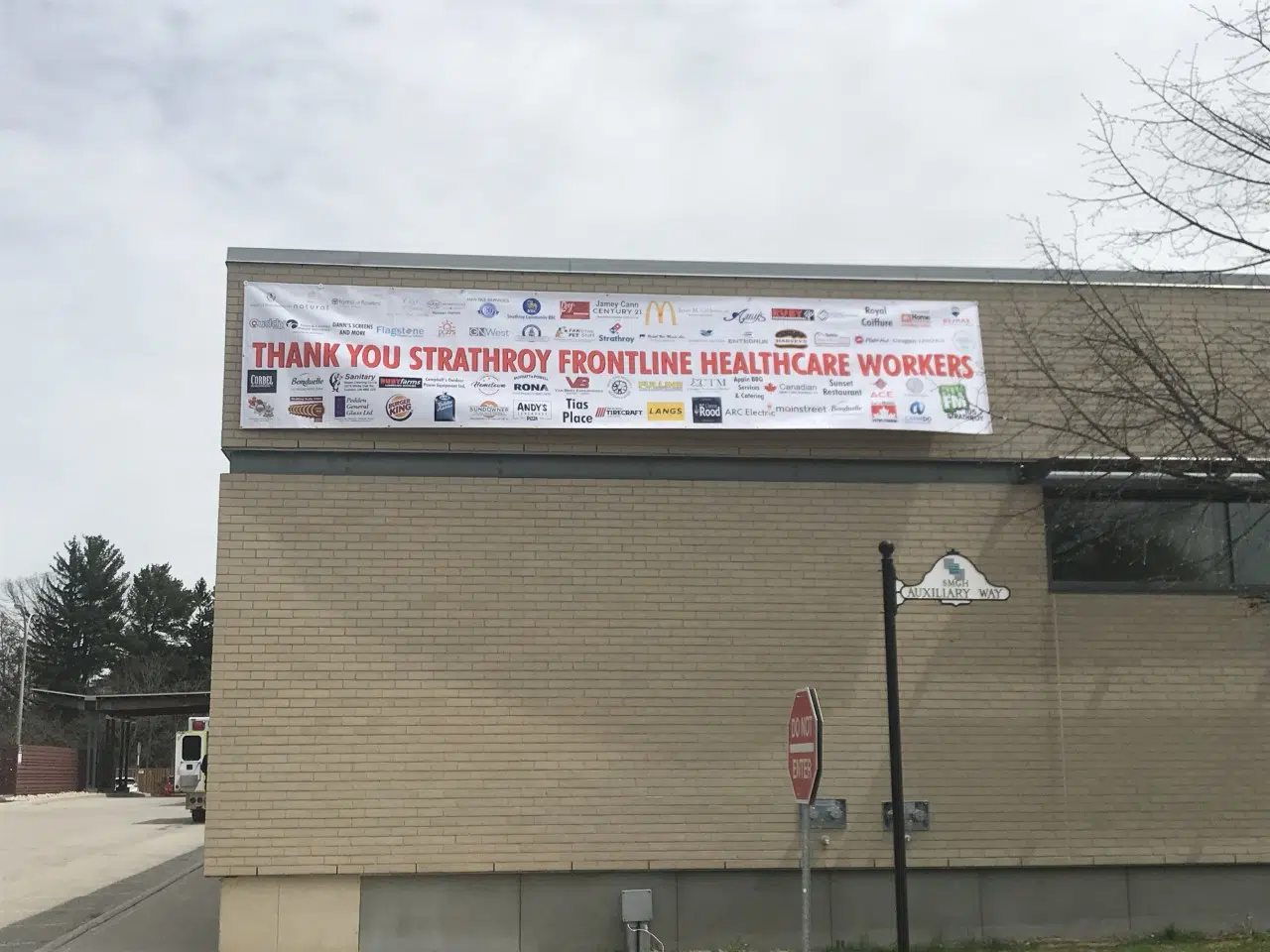 Over 60 Local Businesses Help to Hang Hospital Banner Saying Thank You ...