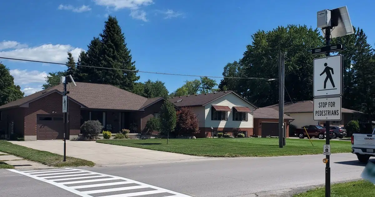 New Crosswalk Beacon Light Operational on Head Street Strathroy 105.7