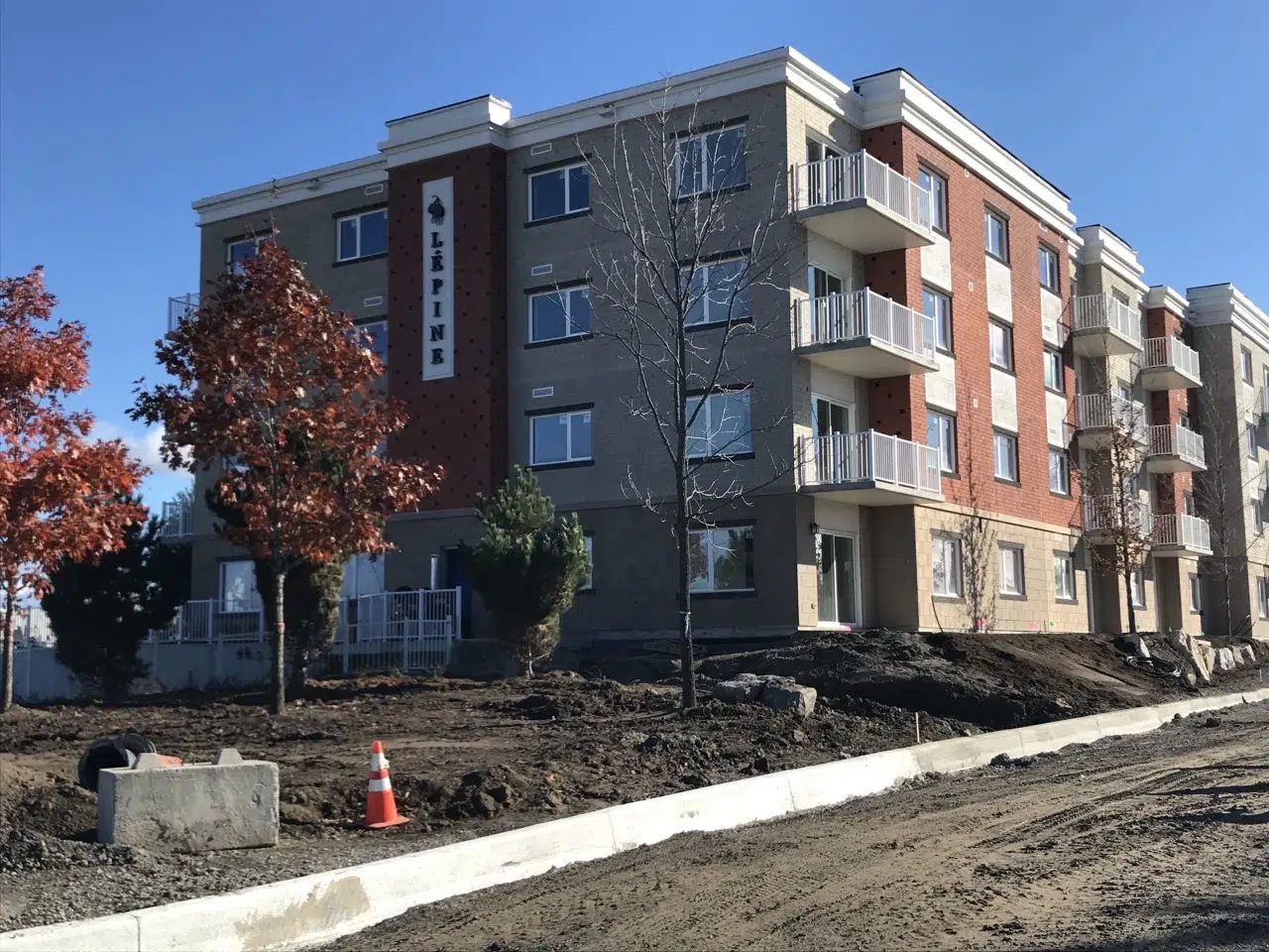Construction continues on new apartment buildings going up in Renfrew
