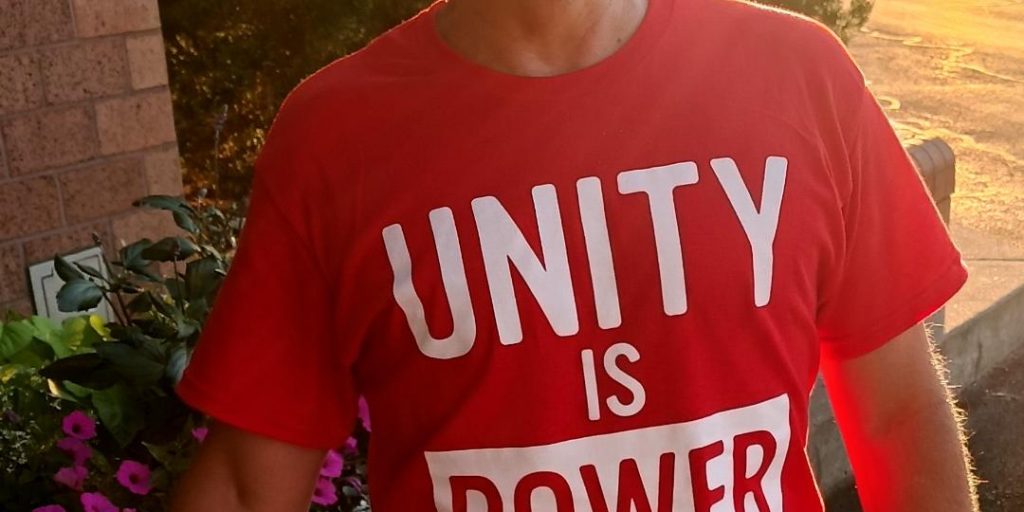 Schnuck's is Woke! Shop at Hy-Vee? | www.cities929.com - Vimarsana News