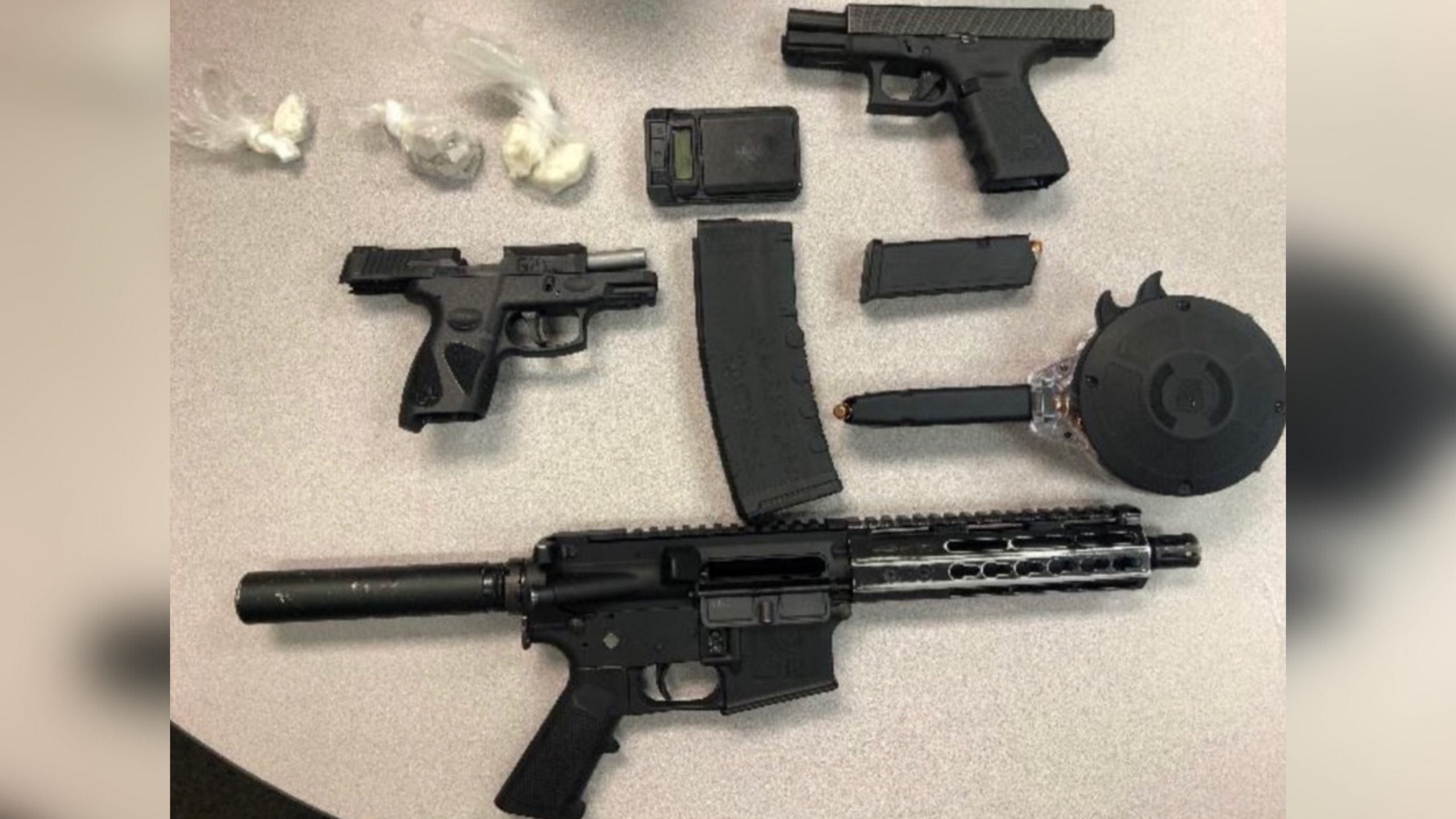 Springfield Police Seize Drugs, Guns, Cash In Raid - Vimarsana News