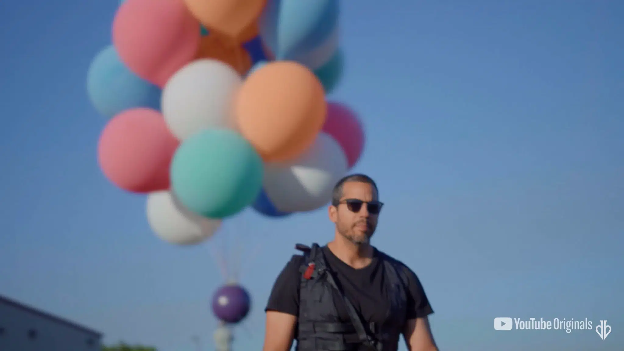 [WATCH] David Blaine To Float Over River Using Only Helium Balloons