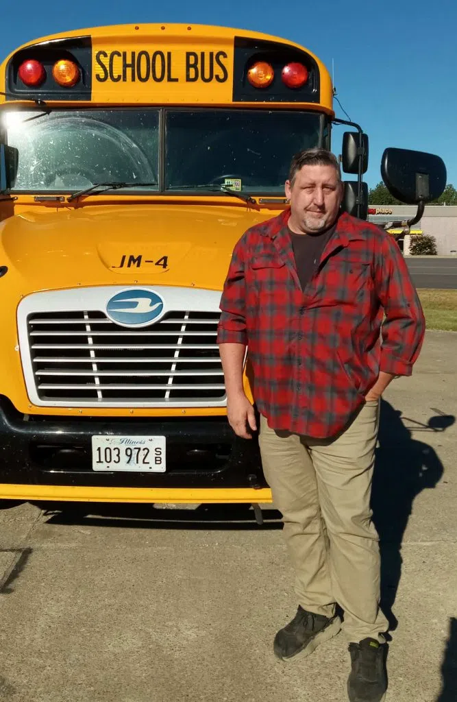 School Bus Driver Rescues Motorist from Pond in Massac County / WMOK