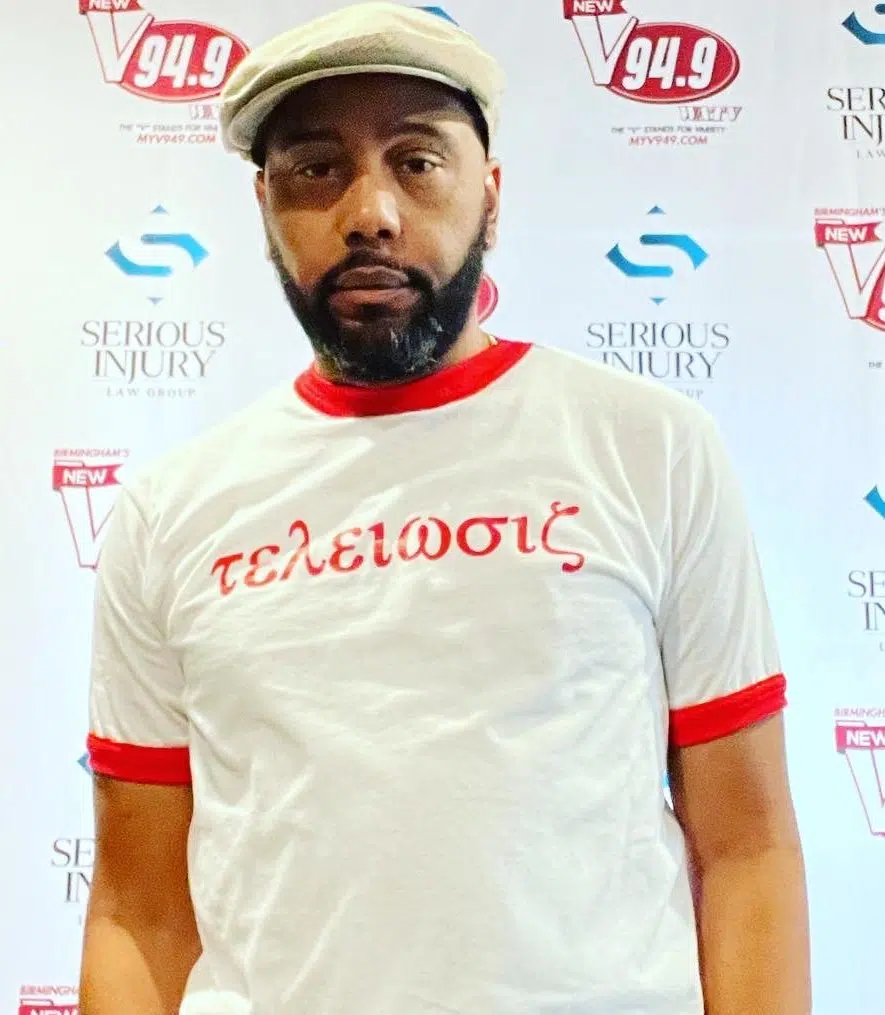 Connor McDavid Scores Hat Trick, Employees Throw Hats on Ice WATV