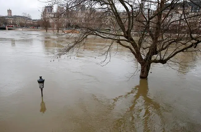 Floods Peak In Paris As France Sees Worst Rains In 50 Years Northeastnow