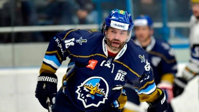 Jagr, back from injuries, plays in Czech second-league game ...