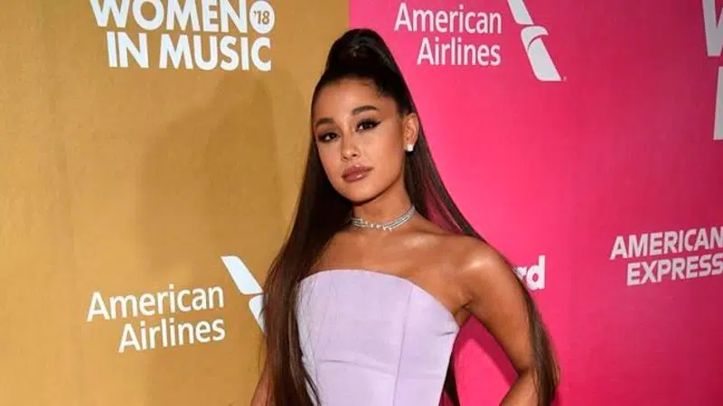 Ariana Grande tells fans she's struggling with an illness