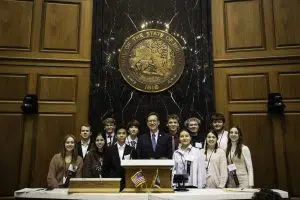 Lauer welcomes local student pages to Statehouse