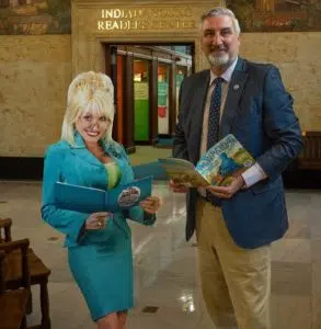 ‘Readin’ 9 to 5′ – Dolly Parton Imagination Library kicks off statewide in Indiana