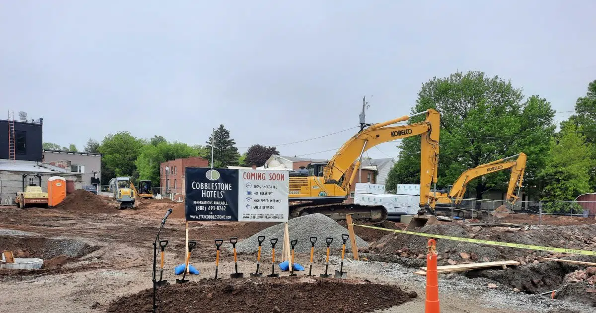 Ceremonial Groundbreaking held for Cobblestone Hotel in Mosinee WDEZ