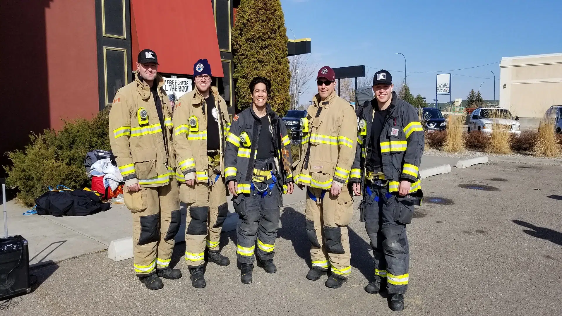 Lethbridge firefighters set up camp on Hudsons Pub’s roof for Muscular ...