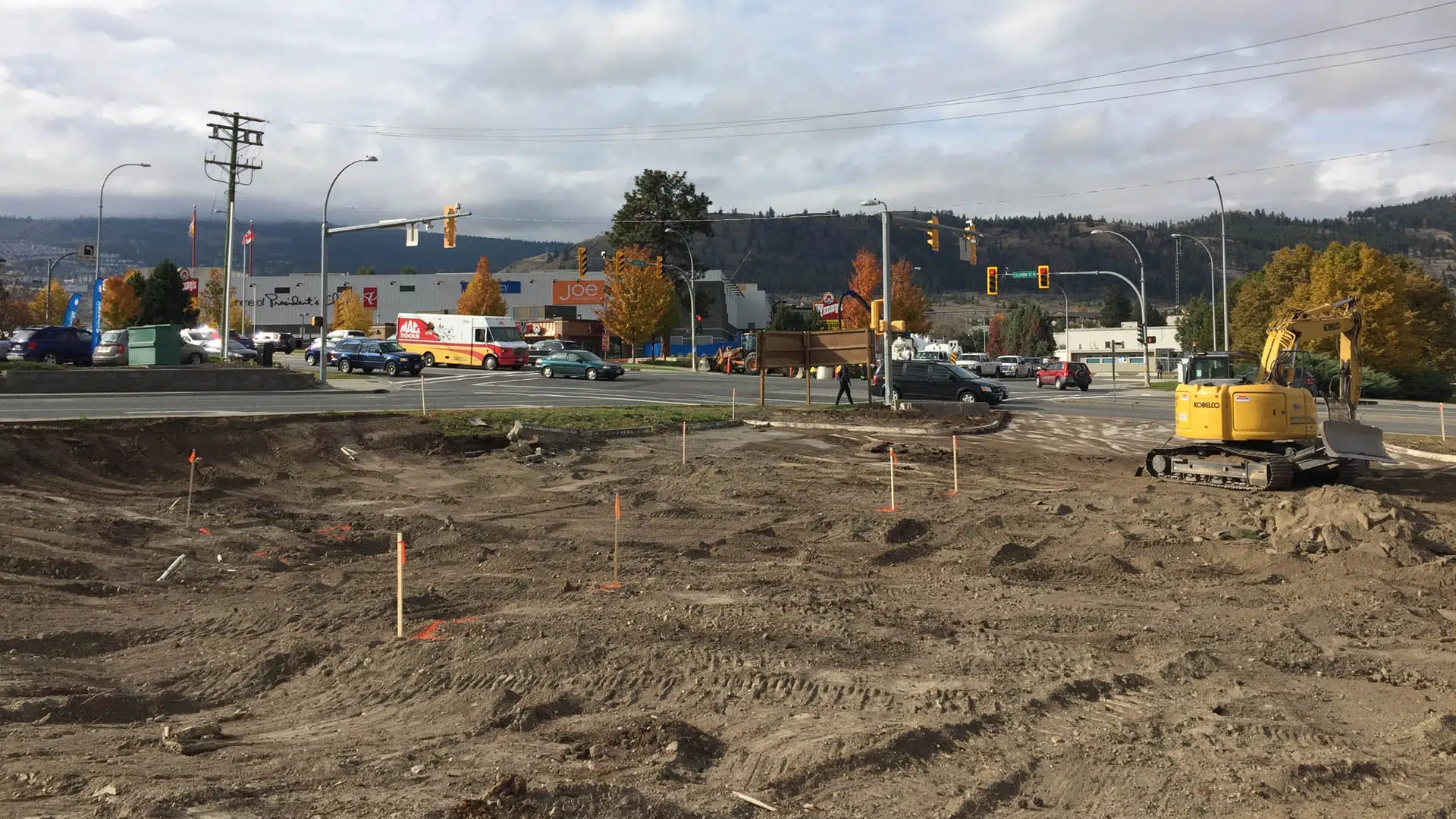 Starbucks saturation coffee shop building 11th location in Kamloops