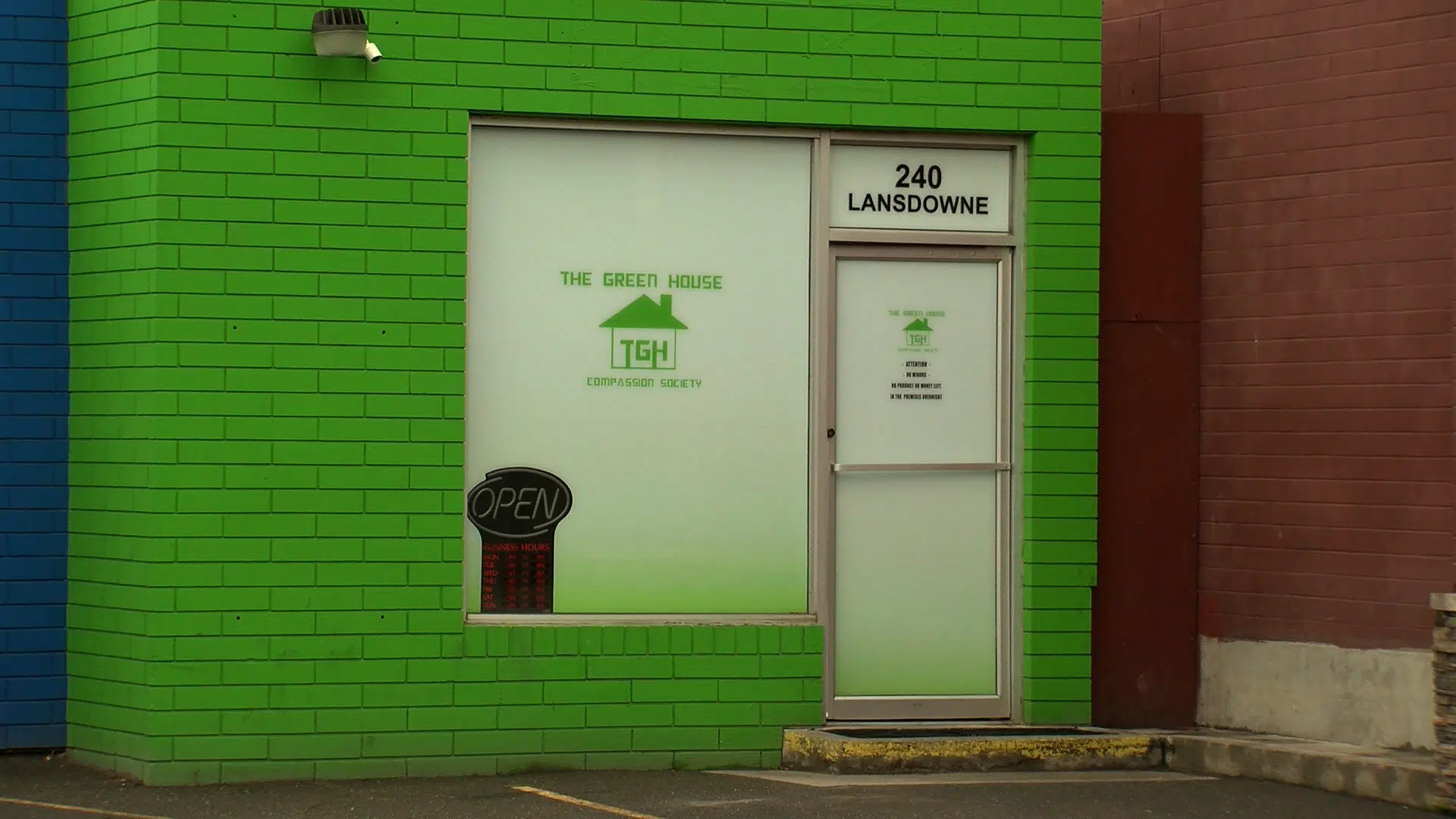 Roughly 800 people bought pot on opening day of Kamloops’ cannabis