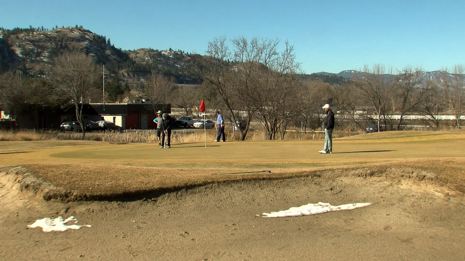 Golfers soak up the sun on opening day at Rivershore CFJC Today Kamloops