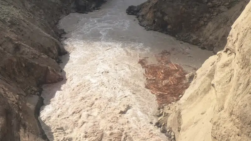 Chilcotin River Flood Sends Trouble Downstream To Fraser Slide Site ...