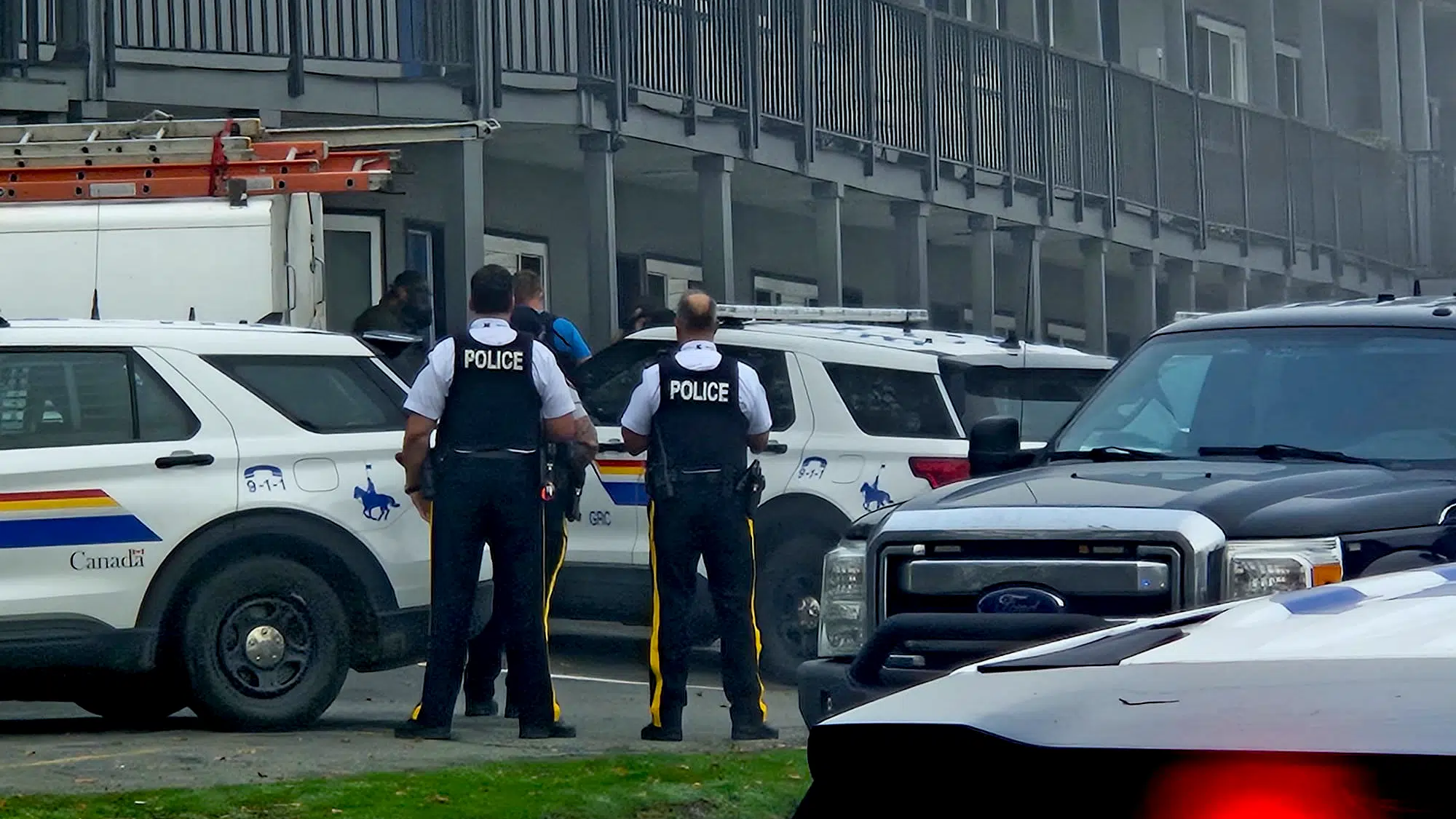 VIDEO: Mental health crisis at Nanaimo motel closes traffic on Terminal Ave., one man arrested