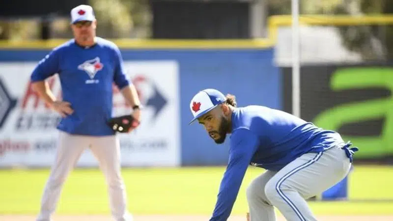 Blue Jays welcome back 2nd baseman Devon Travis