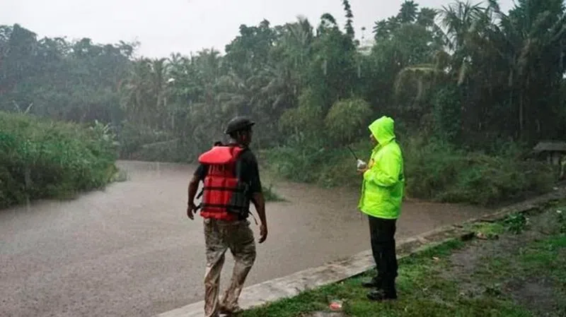 chat history seram bahasa indonesia Flash flood kills 6 students on Indonesian school trip 