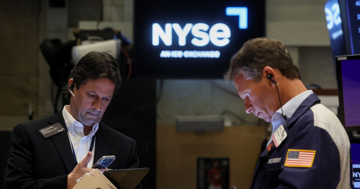 Wall Street slumps as investors fear bigger Fed rate hikes - Vimarsana News