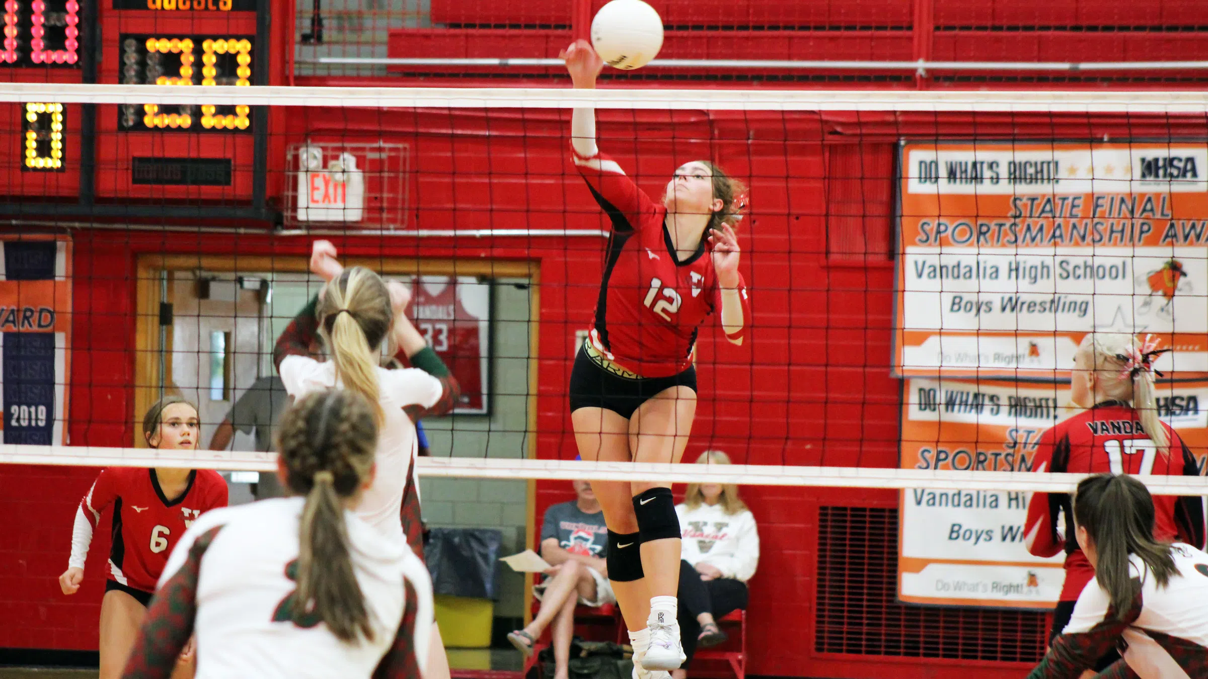 Vandalia Drops SCC Matchup to Staunton in Two Sets