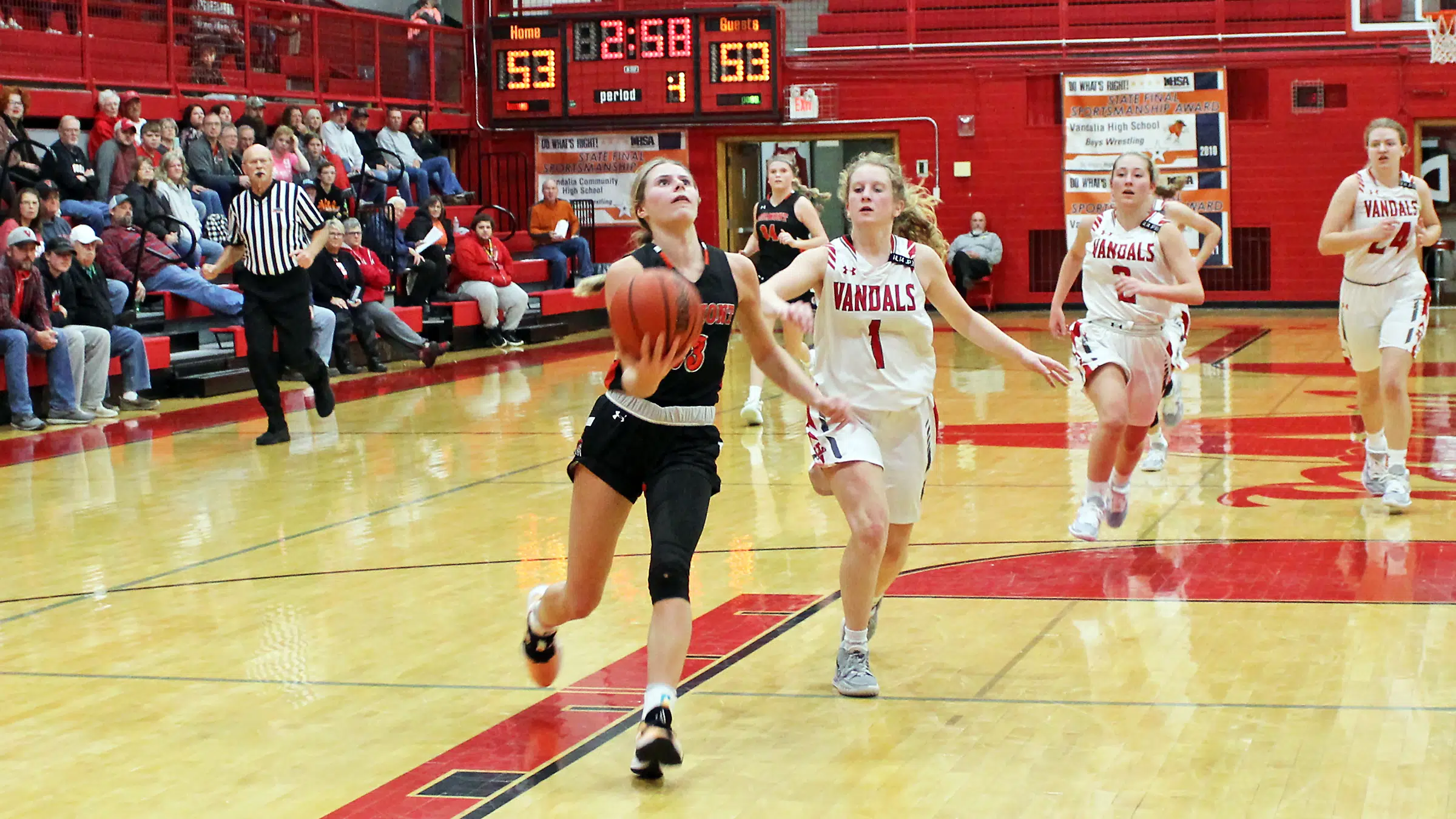 Altamont Gets By Vandalia With Late Comeback