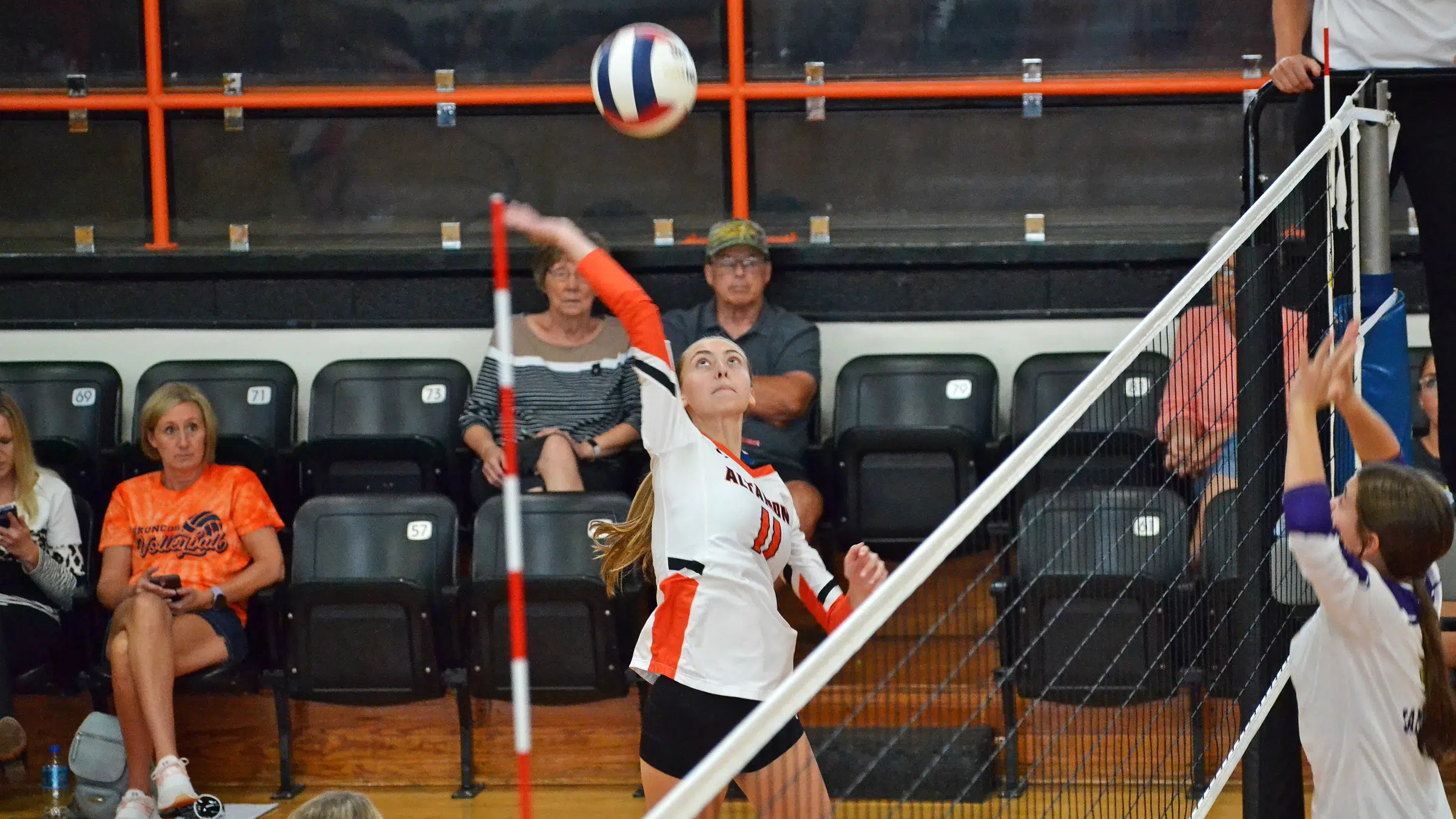 Altamont Volleyball Goes 2-1-2 for Third Place at Own Tournament