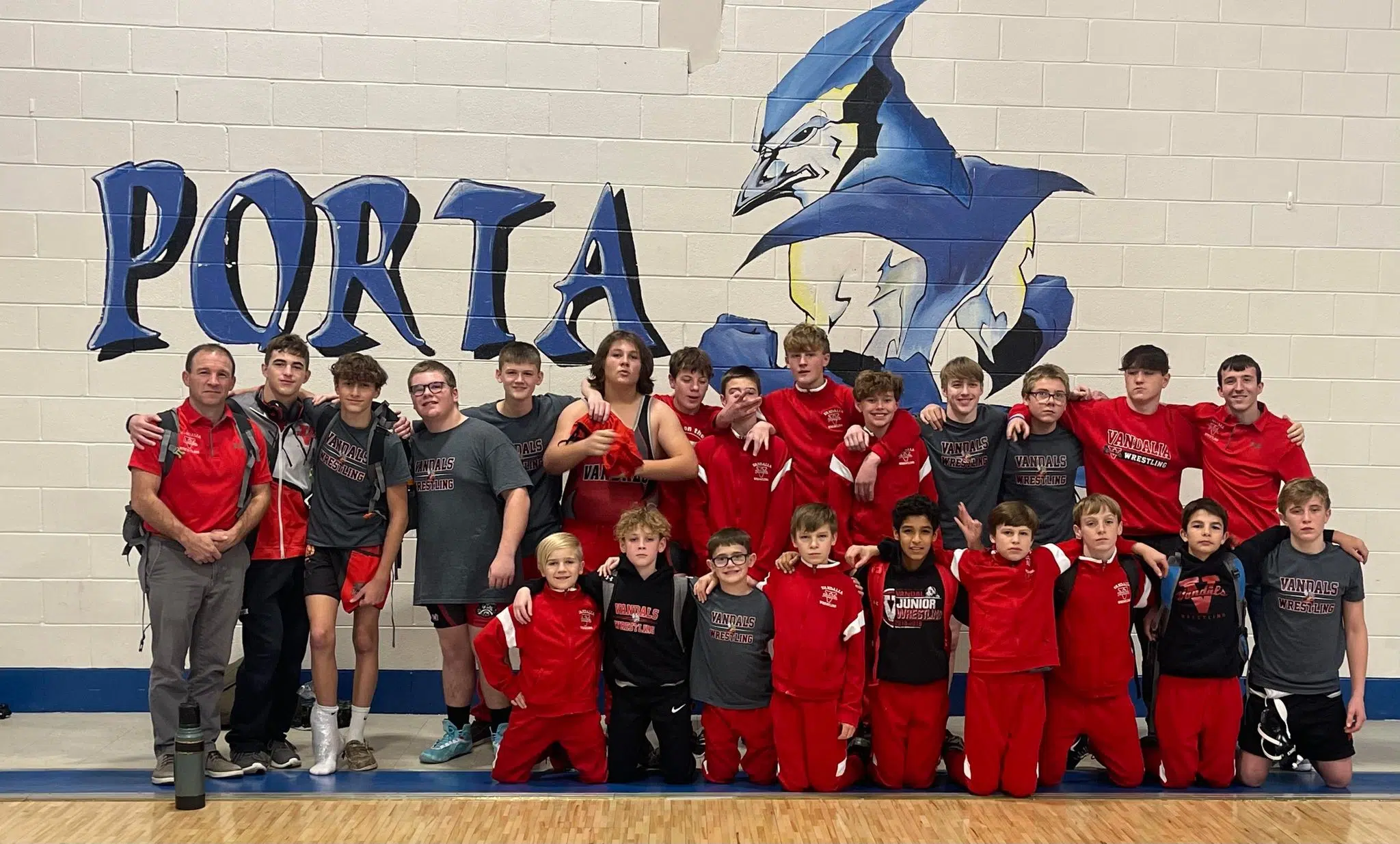 Vandals Jr High Wrestlers pick up 4 dual team wins on Saturday