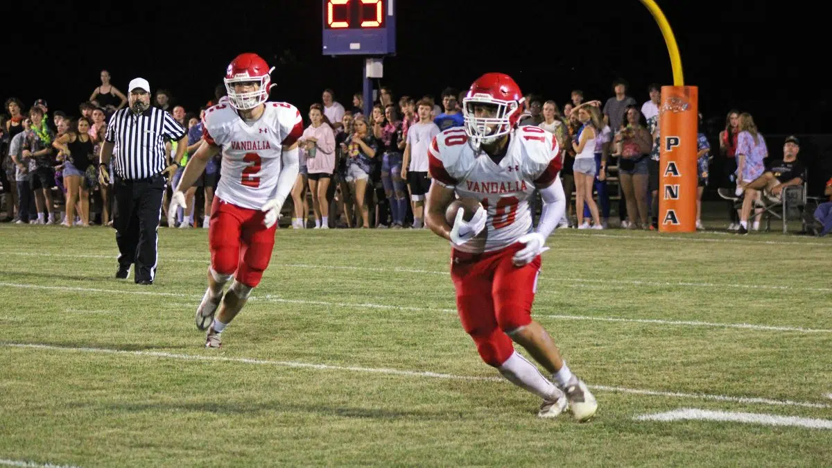 Vandals football hosts Staunton tonight