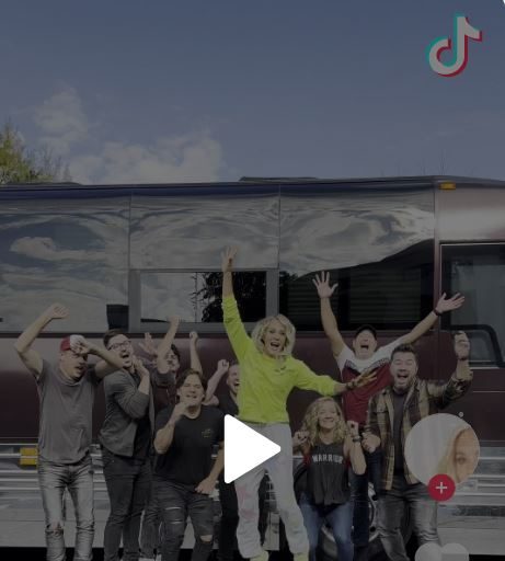 Carrie Underwood starts another season of "Full Bus" | 97 Seven Country WGLR - The Tri-States Best Variety of Country - Vimarsana News