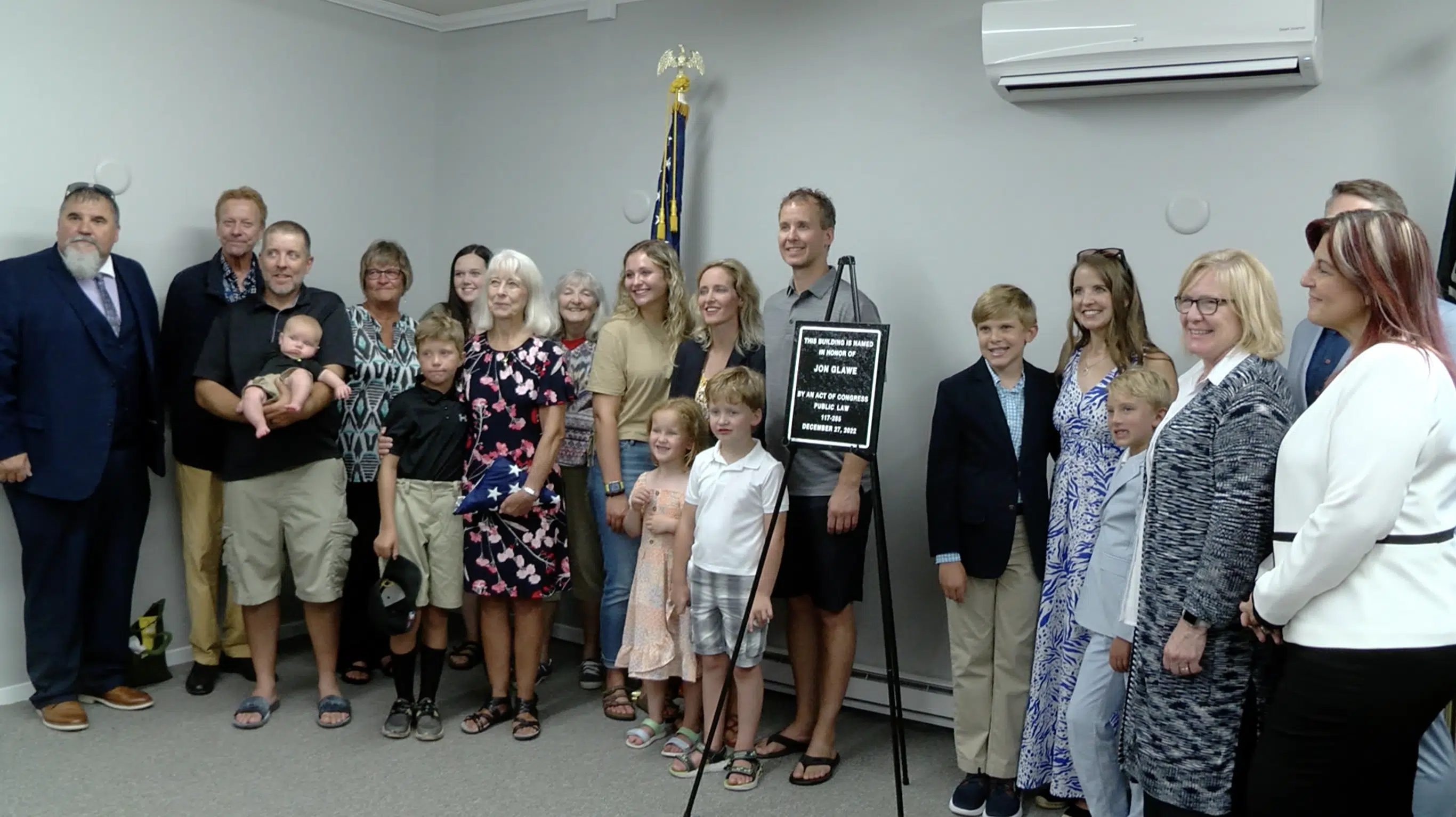 Vergas Post Office renamed for longtime mail carrier Jon Glawe | Fergus Now