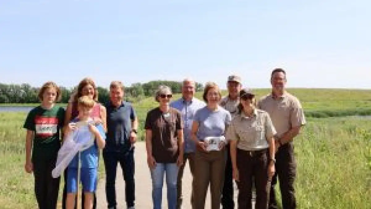 Sen. Tina Smith visits Prairie Wetlands Learning Center in Fergus Falls | Lakes Area Radio