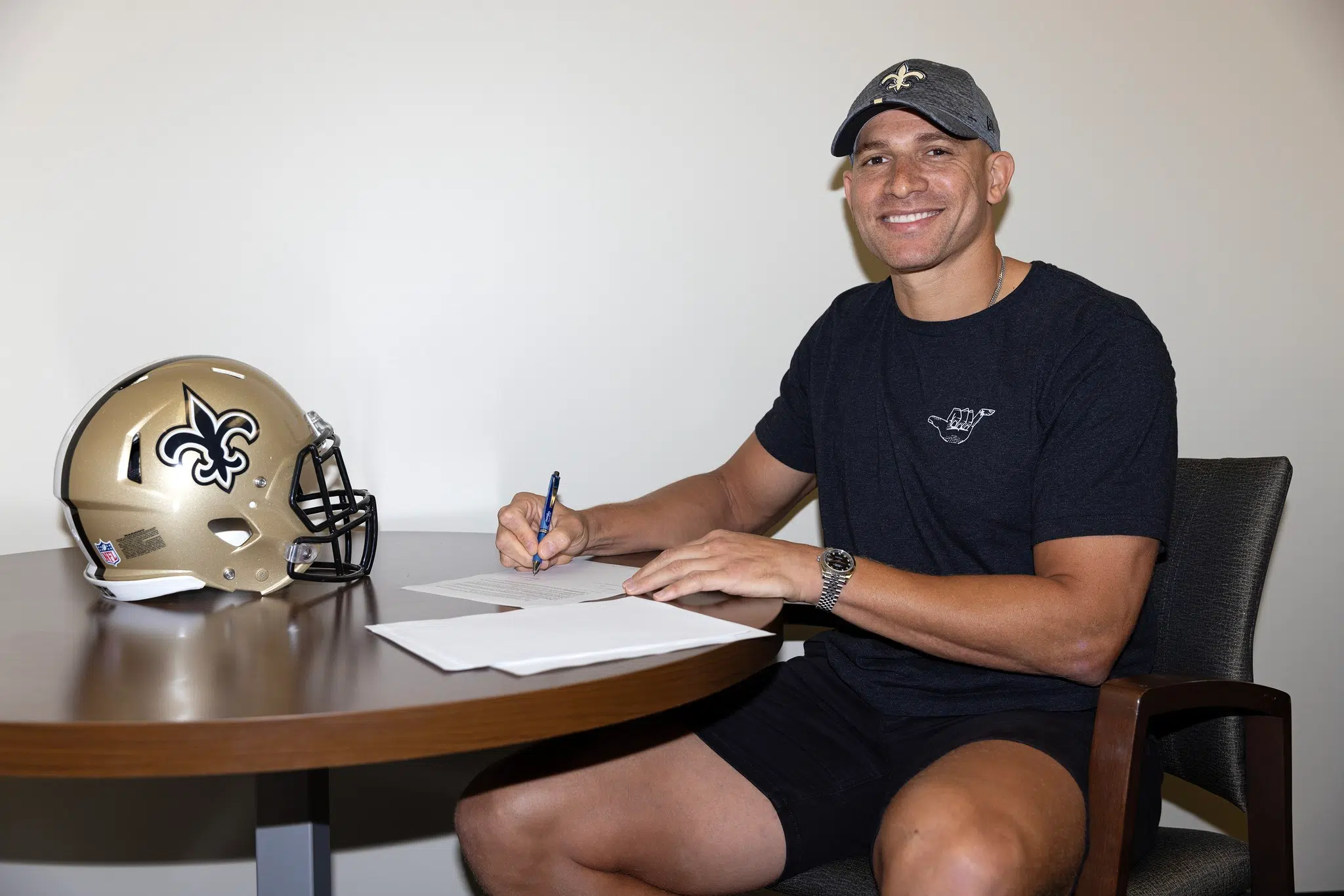 Saints bring back TE Jimmy Graham, sign G Trai Turner