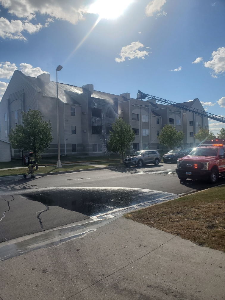 Dozens of tenants displaced after apartment blaze in south Fargo - Vimarsana News