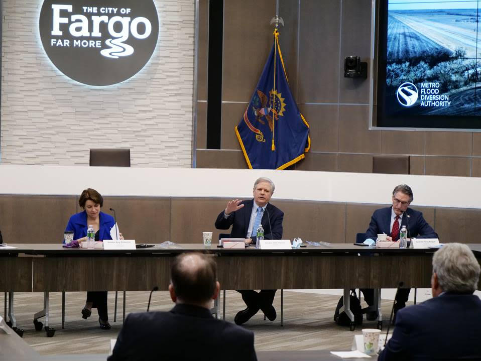 Contract to raise a section of I-29 as part of diversion project awarded to West Fargo company - Vimarsana News