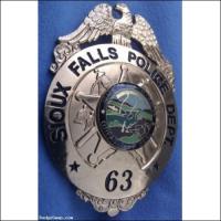 Man who fled from police shooting in Sioux Falls arrested, family ID's man who was shot and killed - Vimarsana News