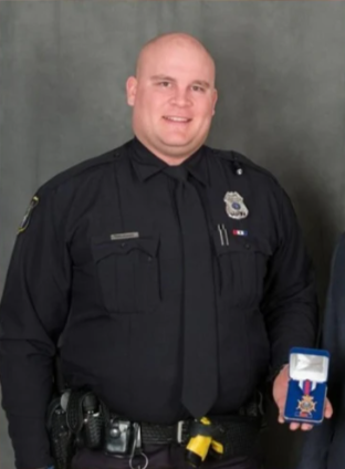 Former Sioux Falls cop sentenced for attempted enticement of a minor - Vimarsana News