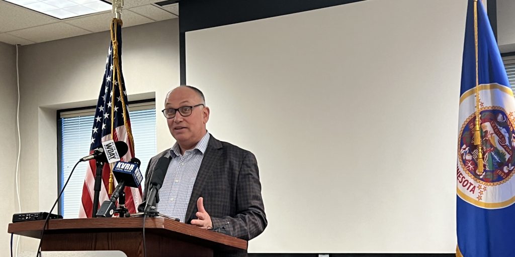 Minn. business community pressures Kupec to kill mandatory paid leave bill - Vimarsana News