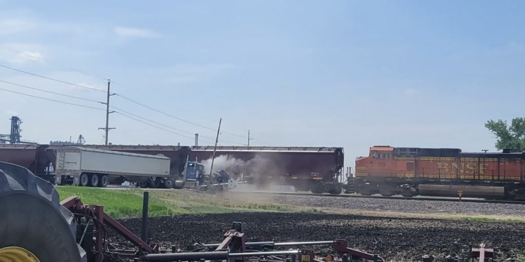 Train strikes semi near ethanol plant outside Casselton - Vimarsana News