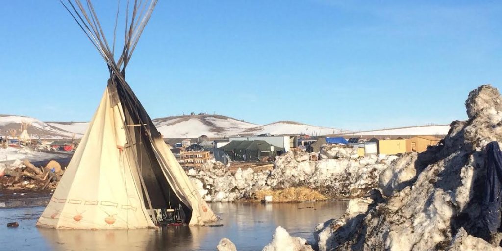 Feds leave future of Dakota Access pipeline's controversial river crossing unclear in draft review | The Mighty 790 KFGO - Vimarsana News