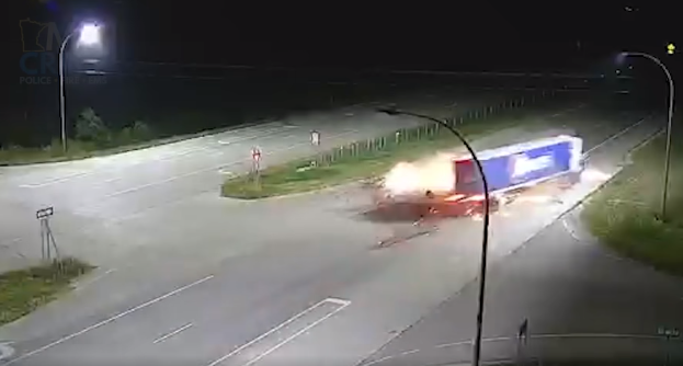 WATCH: Non-life-threatening injuries after fiery crash near Owatonna - Vimarsana News