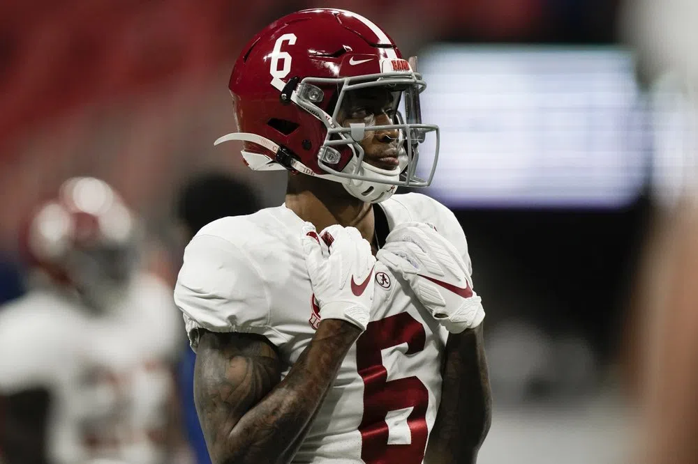 Alabama’s Jones, Smith, Harris lead 6 Tide AP AllAmericans The