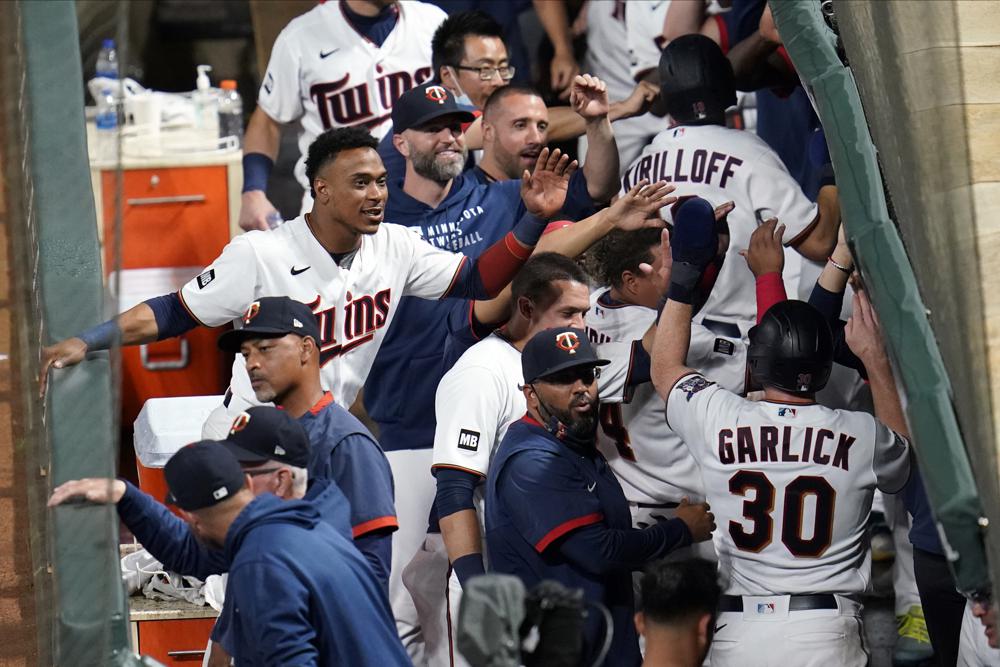 Refsnyder, Twins 8 extra-base hits, hand O's 8th loss in row - Vimarsana News