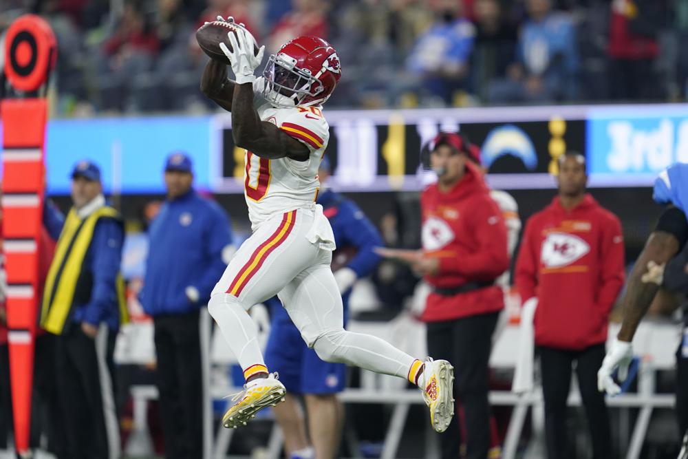 Kelce's OT touchdown gives Chiefs 34-28 win over Chargers - Vimarsana News