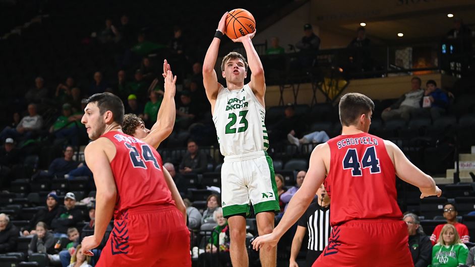UND Comeback Falls Short in 78-69 Decision - Vimarsana News