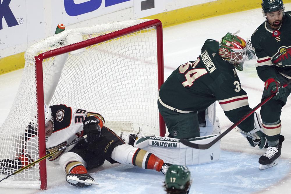 Wild score 4 in 3rd, twice in 4 seconds, to rout Ducks 7-3 - Vimarsana News